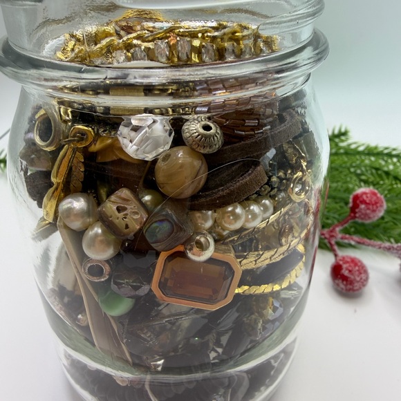 Assorted Brown and Gold Jewelry Jar 🏺 - Picture 4 of 12
